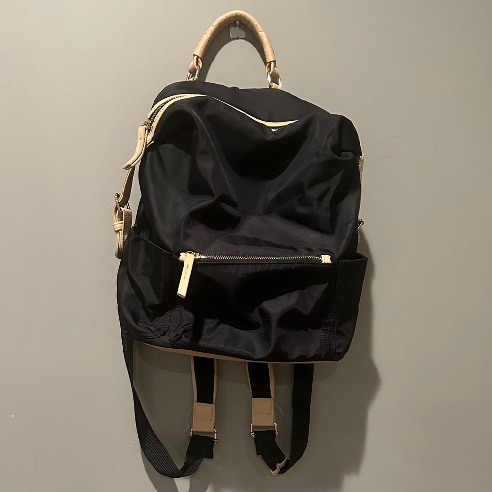 Tommy Bahama Stylish Black and Tan Backpack